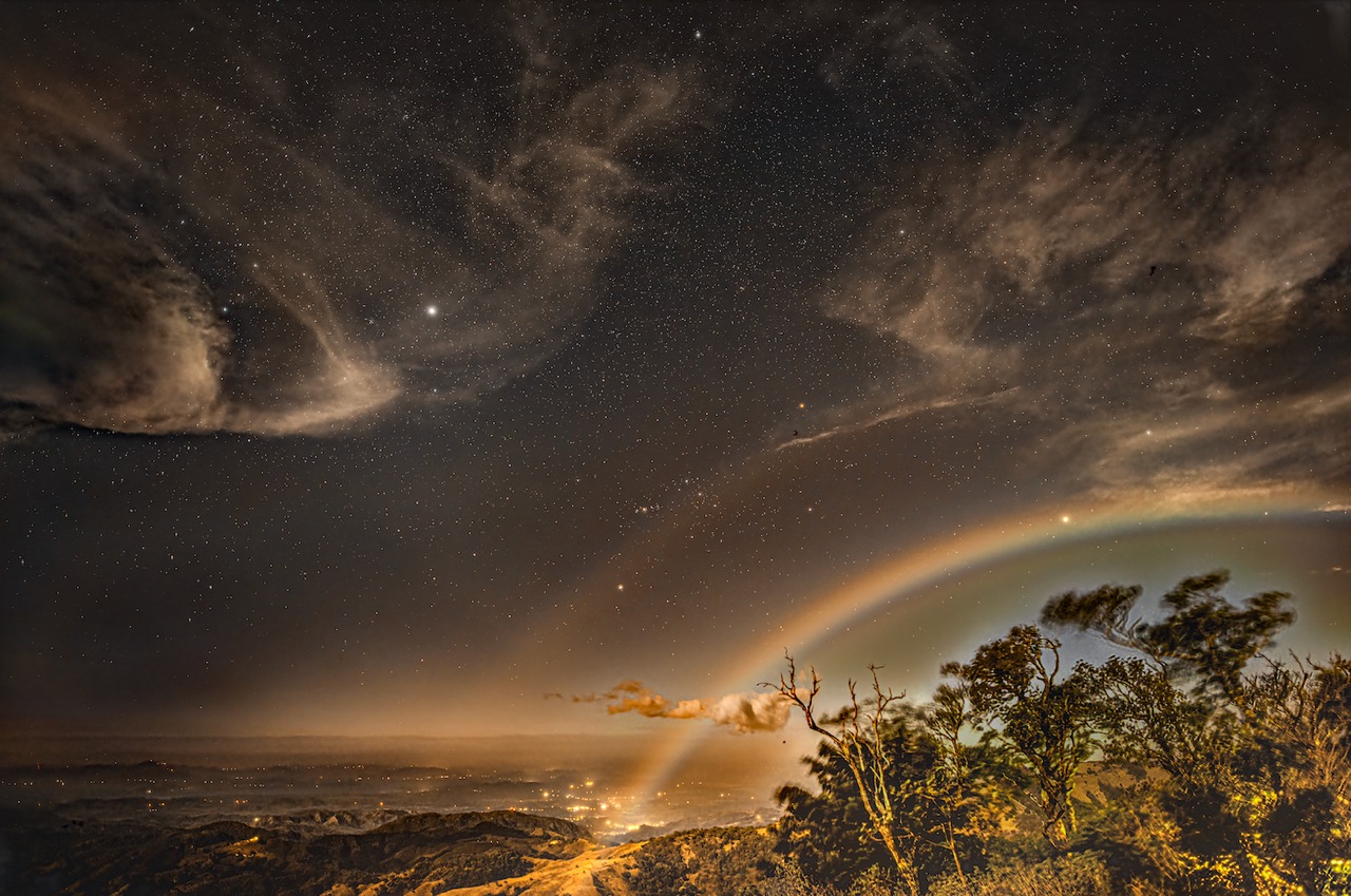 Arcoiris nocturno por Tizoc Suarez, Monteverde