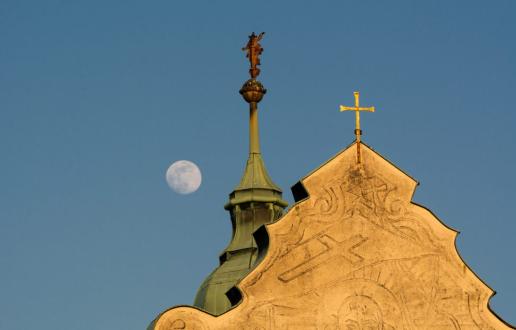 LA PASCUA Y LA LUNA: cálculos y convenciones