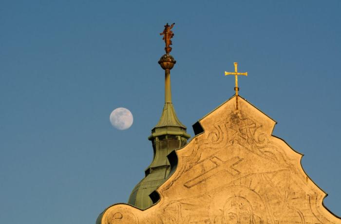 LA PASCUA Y LA LUNA: cálculos y convenciones