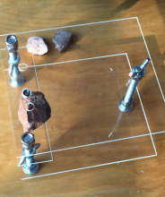 Desvela microfósiles con miniscopio